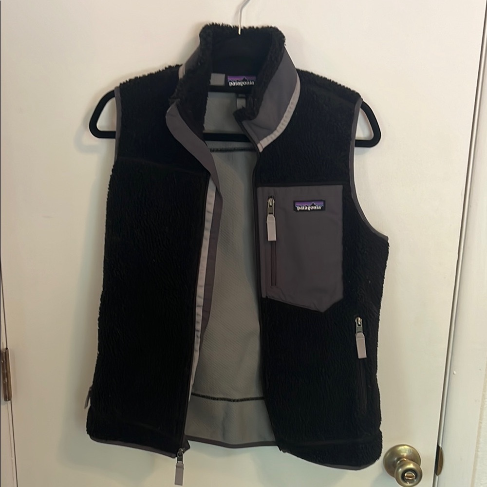 Patagonia Black Fleece Vest with Gray Pocket Trim